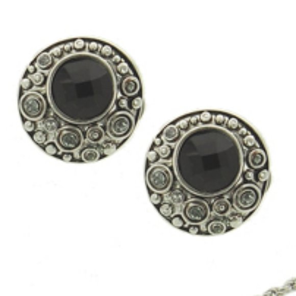 SILVER TONE PENDANT NECKLACE & CLIP ON EARRINGS - Picture 2 of 3